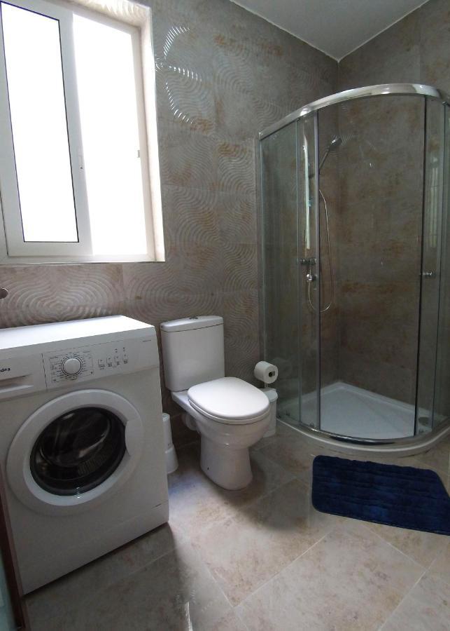 מסידה F7 Room 2, Private Bedroom Two Single Beds Shared Bathroom In Shared Flat מראה חיצוני תמונה